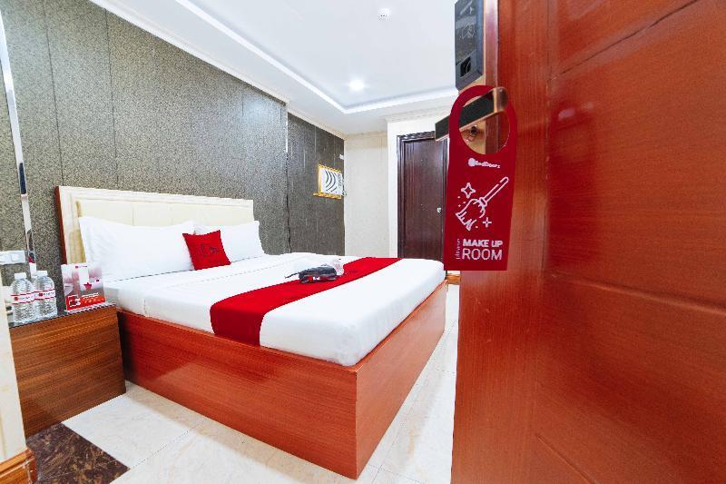 红多兹Plus温特班尼特兹酒店 马尼拉 外观 照片